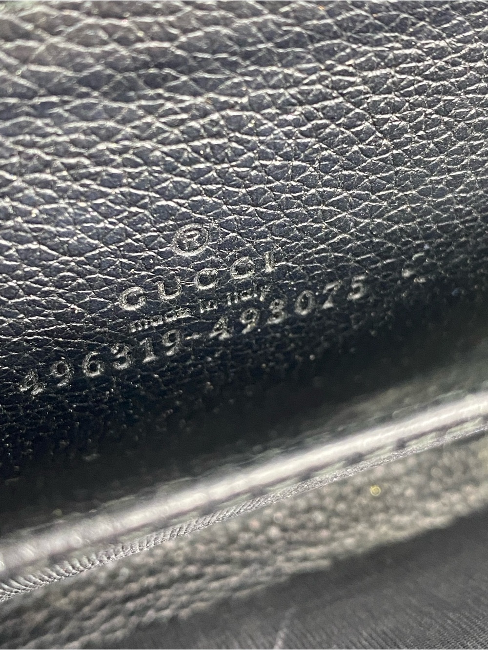 Gucci Black Leather Logo Zip Purse - Picture 9 of 10